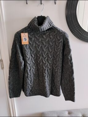 Wind River Ladies Grey Cable Knit Turtleneck Sweater XL..BNWT